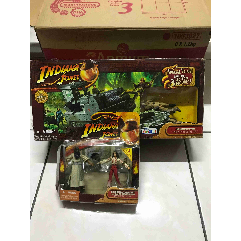 Hasbro Indiana Jones Vehicles Jungle cutter with bonus pack figures ...