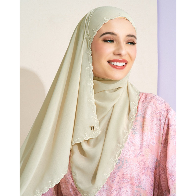 naelofar shawl collection