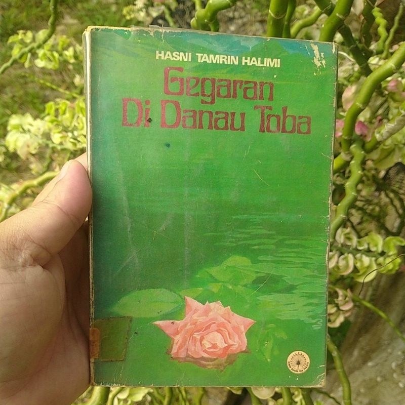 Buku Lama GEGARAN DI DANAU TOBA 1984 | Shopee Malaysia
