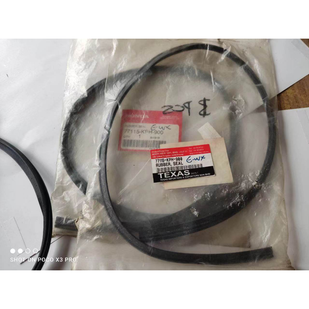 Honda wave125 rubber seal ( seat rubber ) 77115-KPH-900 ORIGINAL ...