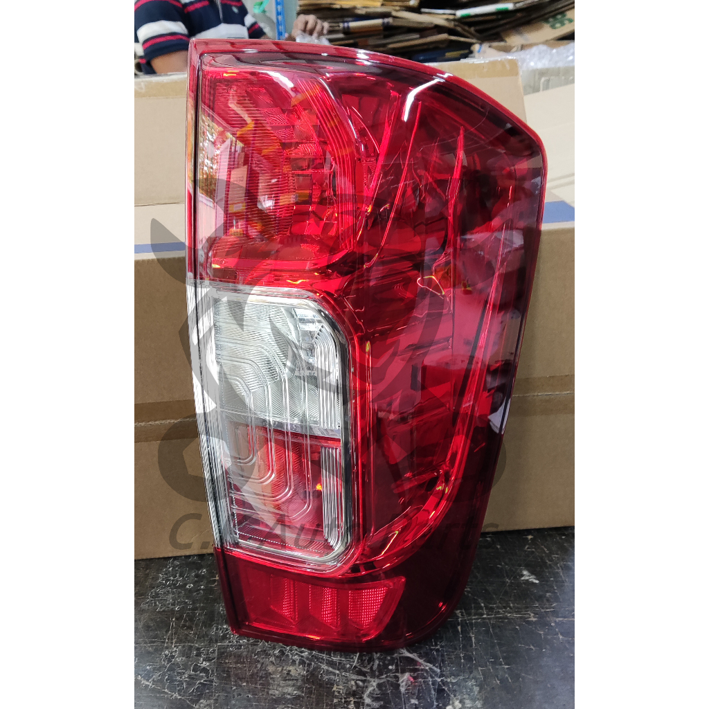 NISSAN NAVARA NP300 D23T REAR TAIL LAMP / LAMPU BELAKANG | Shopee Malaysia