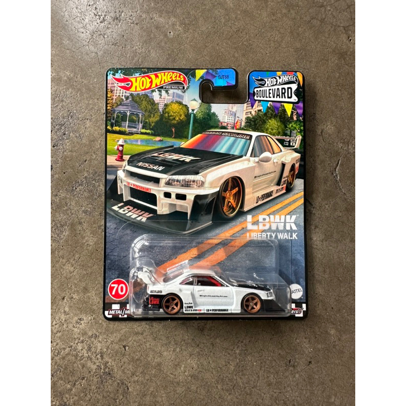 Hot Wheels Premium Boulevard Nissan Skyline 2023 - Scala 1:64 Bianco