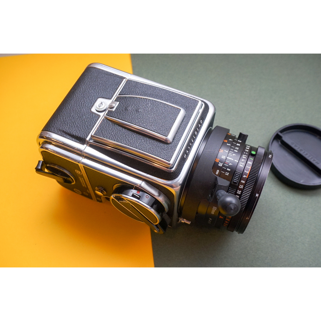 Hasselblad 500cm with 80mm f2.8 medium format film camera set (Kamera