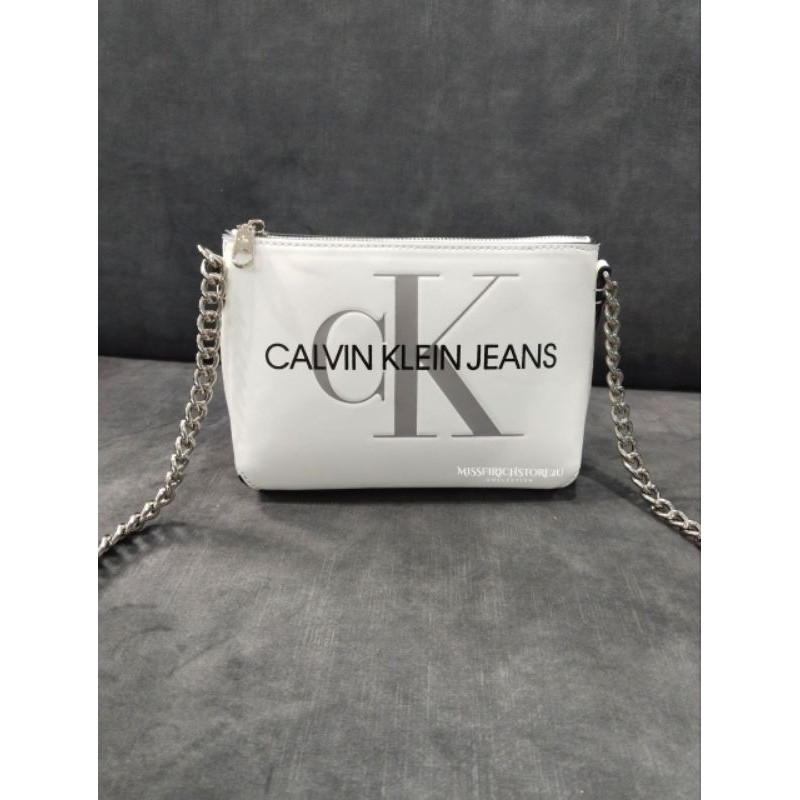 Authentic Calvin Klein Jeans Camera Bag in White Shopee Malaysia