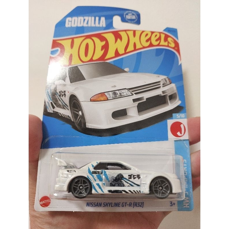 Hot Wheels Nissan Skyline GTR (R32) Godzilla White | Shopee Malaysia