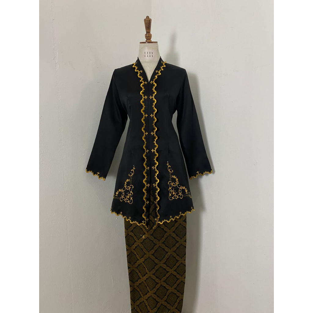 (1/2) KEBAYA WIDURI SONGKET (MATERIAL DUCHESS) by HANNA RAUDA | Shopee ...