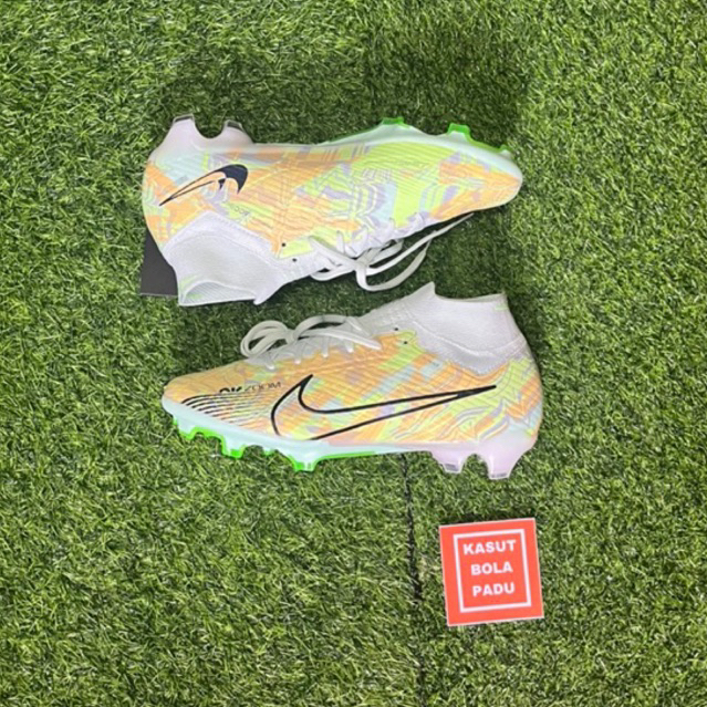 kasut bola superfly