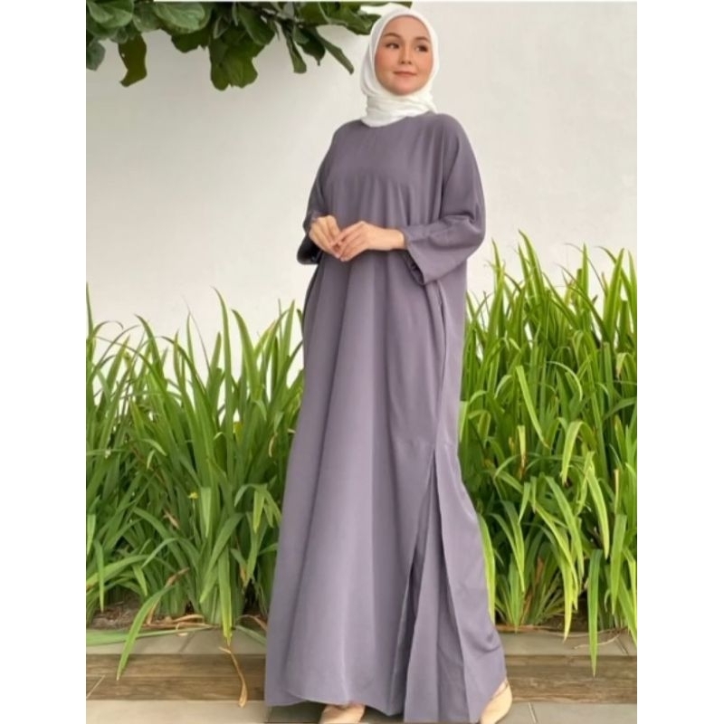 Isabel Kaftan in Blue Symbols