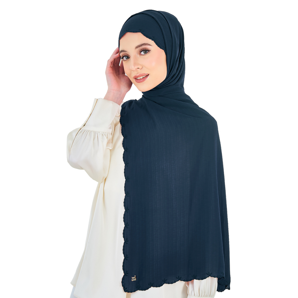 naelofar linia shawl