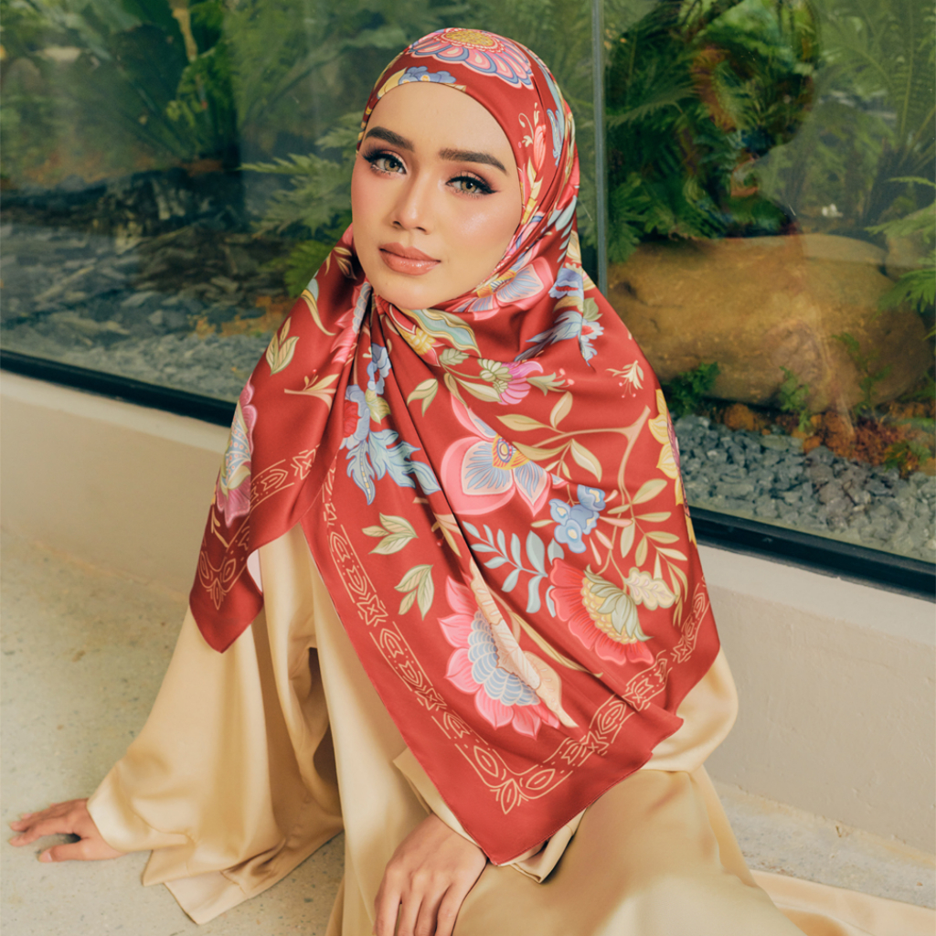 SHAWLPUBLIKA Glamouraya Printed Satin Square | Shopee Malaysia