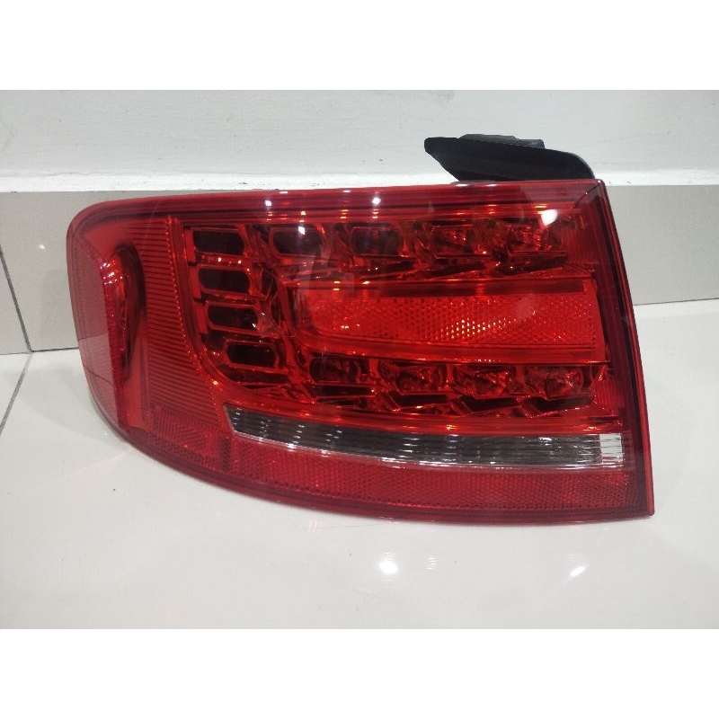 Audi A4 b8 LED tail lamp left side original Hella Shopee Malaysia