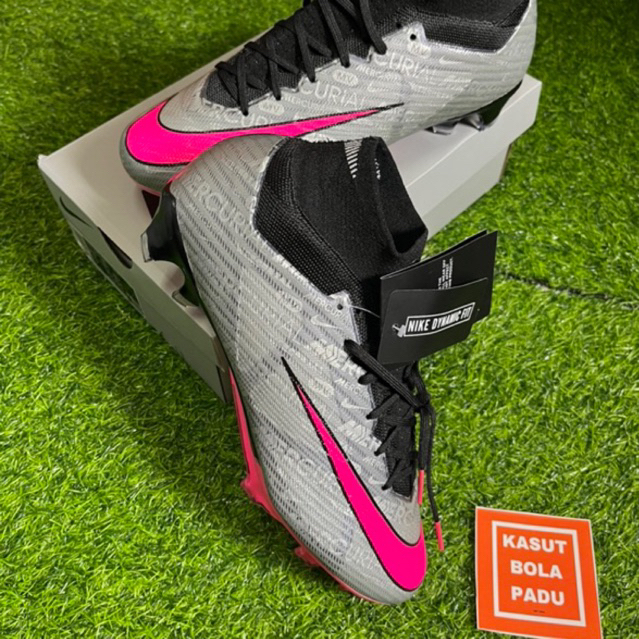 kasut bola superfly