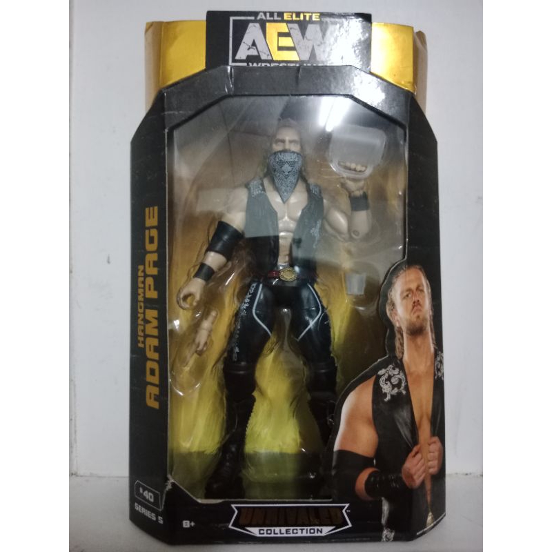 AEW Hangman Adam Page Unrivaled Series 5 – Action Figure Da 6,5 Pollici Jazwares – Posabile Con 25 Punti Articolazione