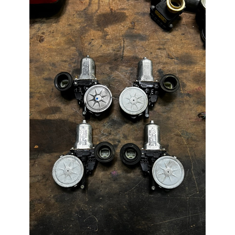 thumbnail image 2 of AM Autoparts Front Left Window Regulator For Lexus LX470 & Toyota Land Cruiser 98-07 - 10 Yr Warranty 2 of 5