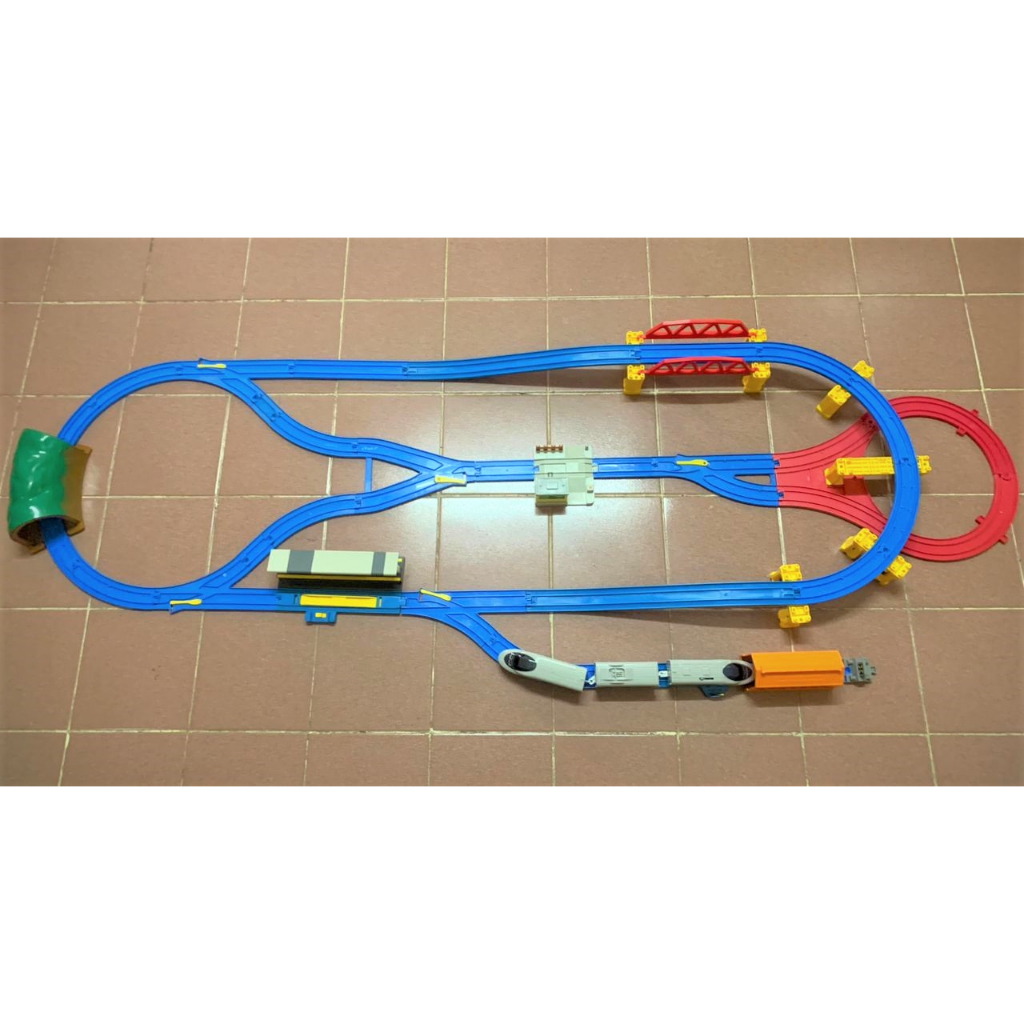 (PRELOVED) TAKARA TOMY PLARAIL TRACK LAYOUT SET A WITH TRAIN. | Shopee ...