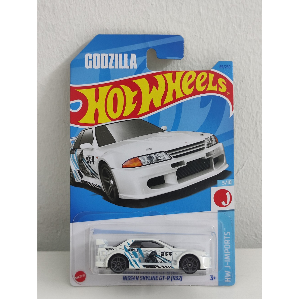 Hot Wheels Nissan Skyline GTR R32 Godzilla (Top card got bent mark ...