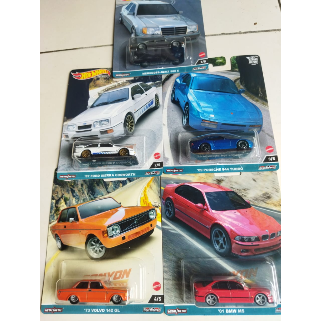 Hot Wheels Car Culture Canyon Warriors Case With Chase 10 Cars In Hand