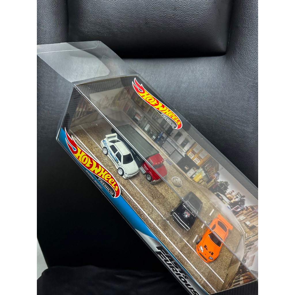 Hot wheels Premium Garage Box Set Protector /hotwheels premium garage ...