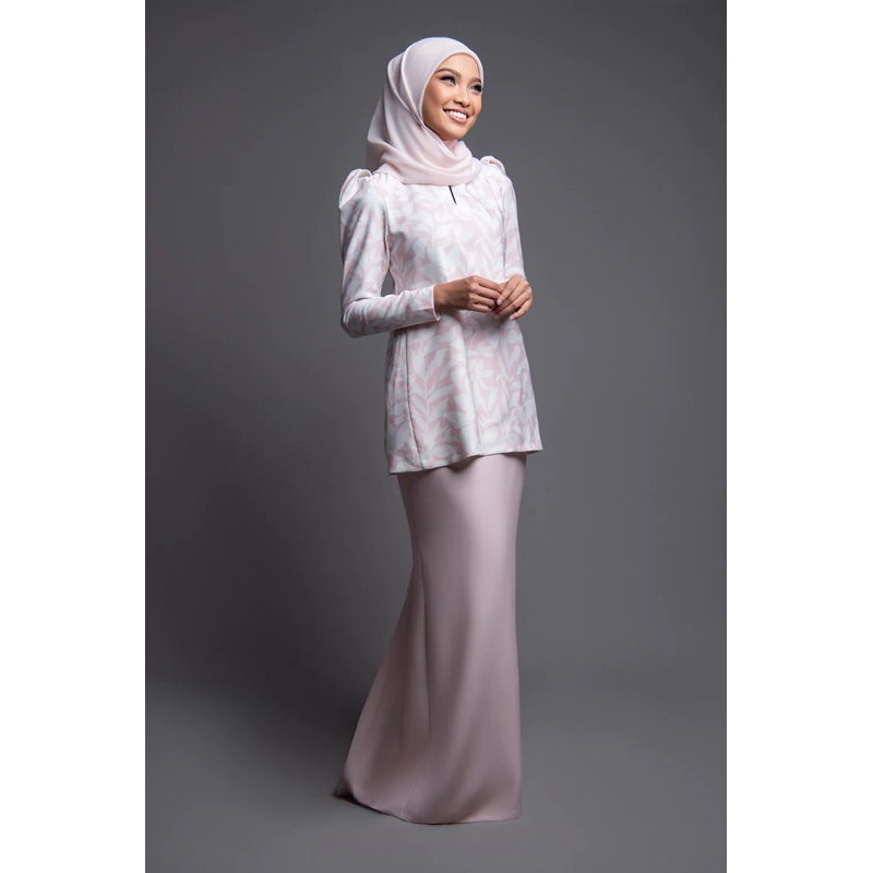 Baju Kurung Modern. Ready stock. Baju Kurung RR. Baju Kurung Rizman ...