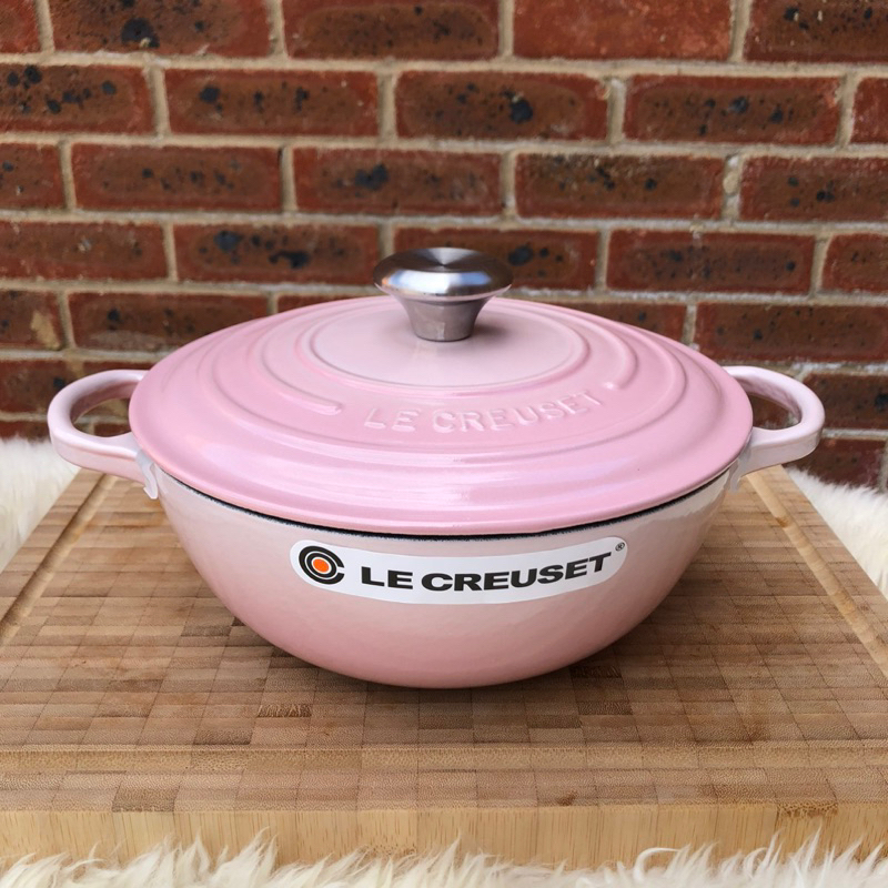 Le Creuset Cast Iron Soup Pot With Black Interior 24 Cm Shell Pink