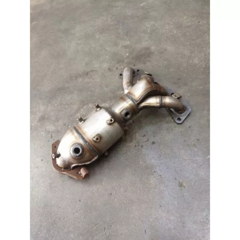 Nissan Xtrail Xtrail X Trail T30 2.0 2.5 Murano Z50 Z51 2.5 Car Exhaust Manifold Ceramic