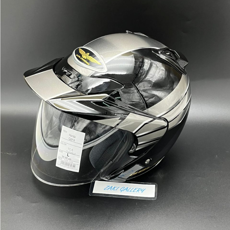 helmet shoei honda original 1992 Ayrton Senna race used dark visor signed It features an evolved design Shoei Jforce2 Honda White S