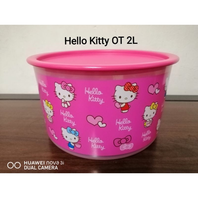 Tupperware Hello Kitty ot & mug set