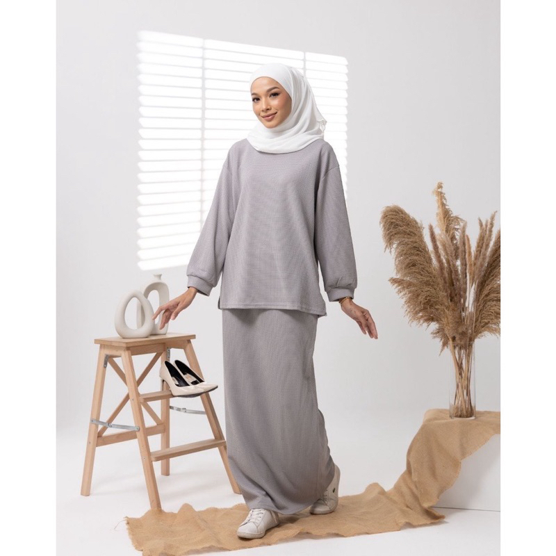 WARDA WAFFLE KNITTED SET WITH SKIRT IRONLESS MUSLIMAH BLOUSE | Shopee ...