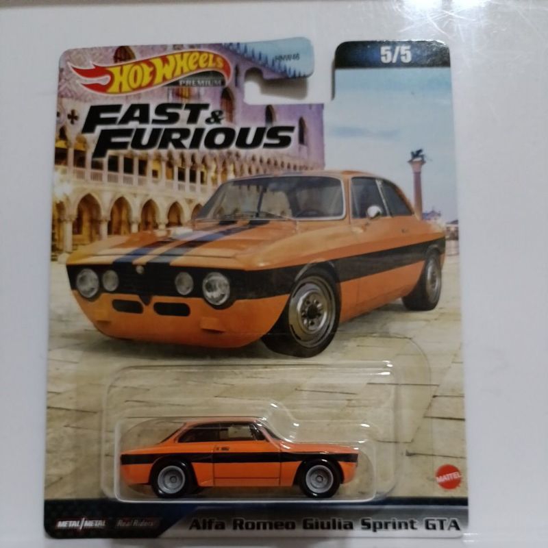 Hot Wheels Alfa Romeo Giulia Sprint GTA, Edizione Premium 2019 &ndash; Colore Rosso E Giallo, Modello Da Collezione In Scala 1:64, Nuovo In Confezione Originale