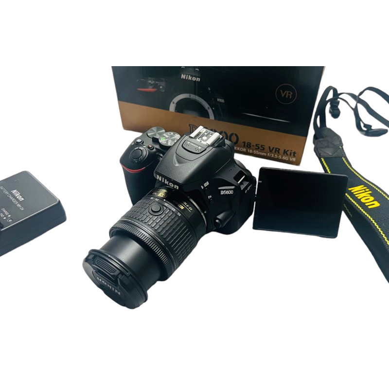 Nikon D5600 with 1855mm lens dslr camera (USED) good condition