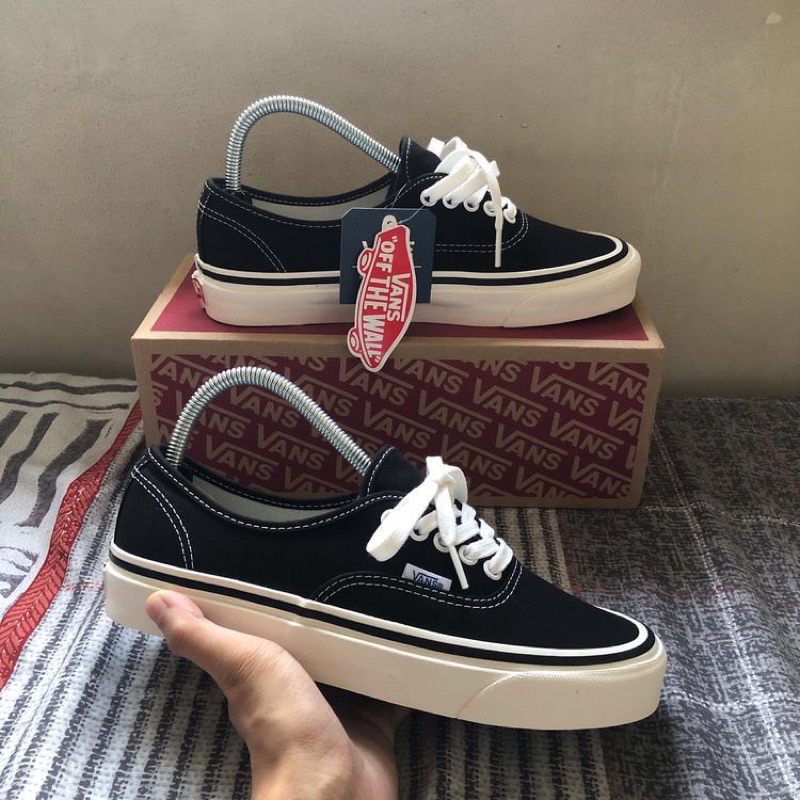 Harga kasut outlet vans original