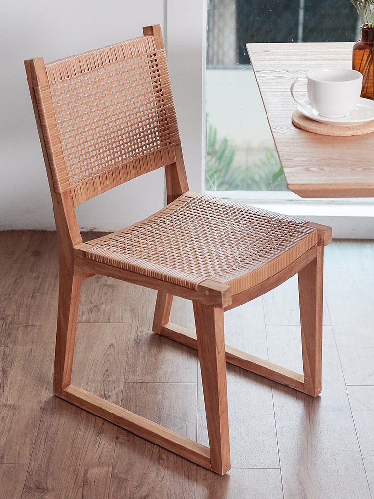 ちこ⭐︎その1Vintage Hikari chair dead stock 1,859 Wonky Chair Stock Photos, High-Res Pictures, and