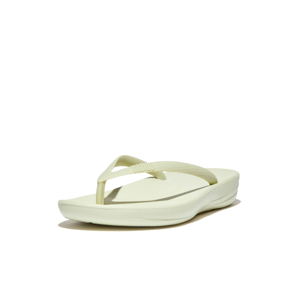 FitFlop iQUSHION Women's Ergonomic FlipFlops Minty Green (E54A32