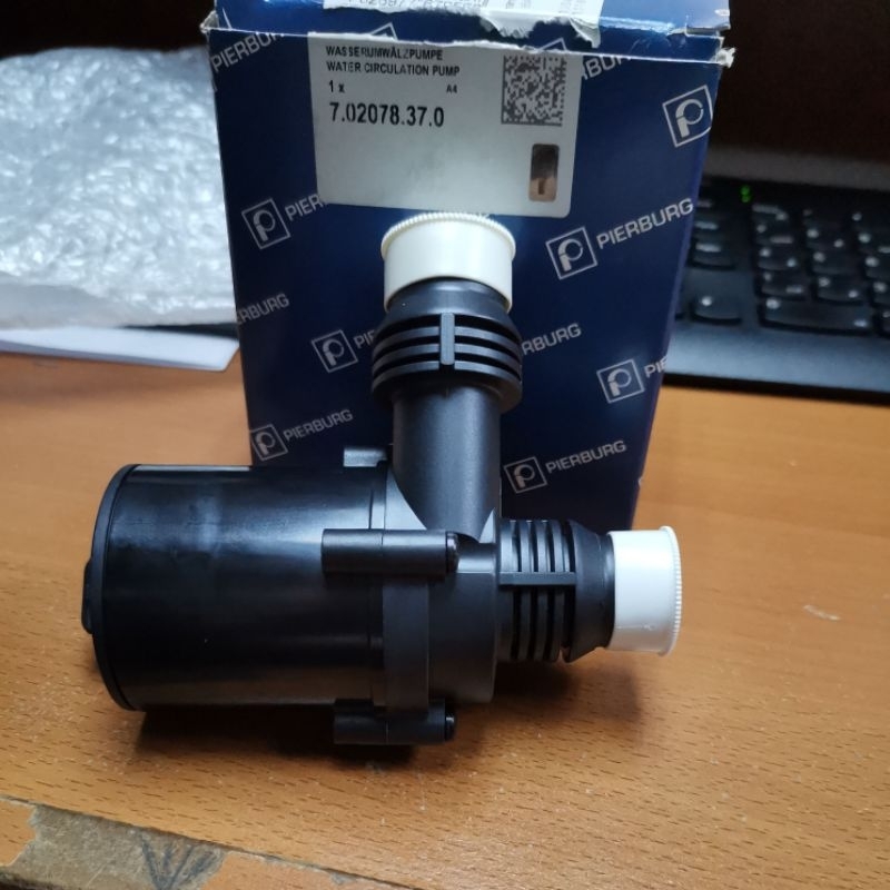 WATER CIRCULATING PUMP BMW E39 E65 E60 E53 E38 GERMANY PIERBURG OEM