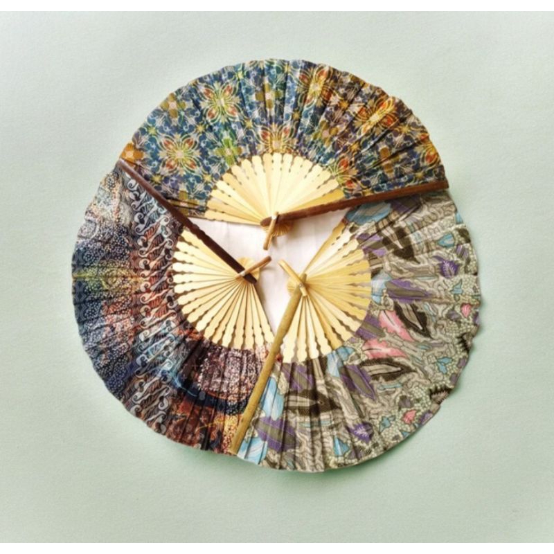 BATIK HAND FAN WITH VARIETY OF COLORS (SIZE LARGE) / KIPAS TANGAN BATIK ...