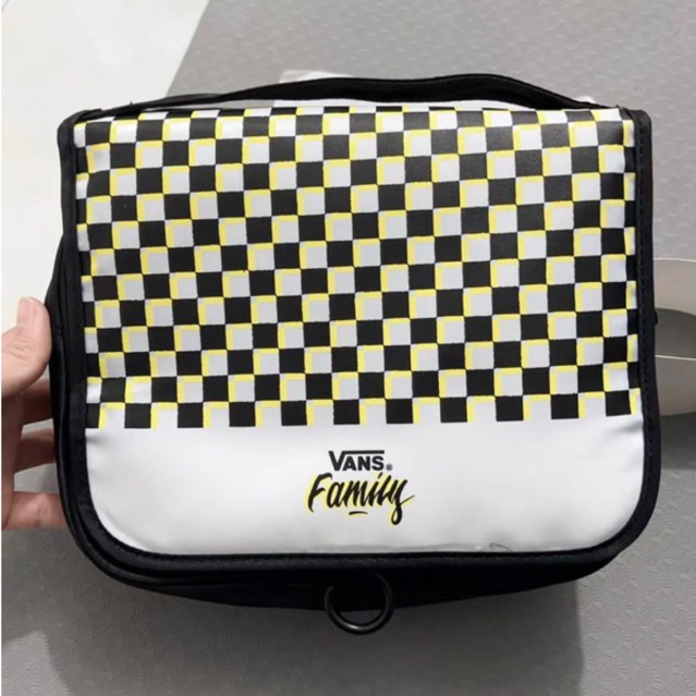 Vans toiletry bag top