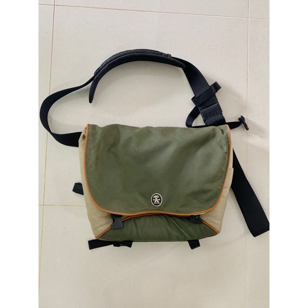 Crumpler Wack O Phone Shoulder Messenger 14 Laptop Bag Preloved Shopee Malaysia