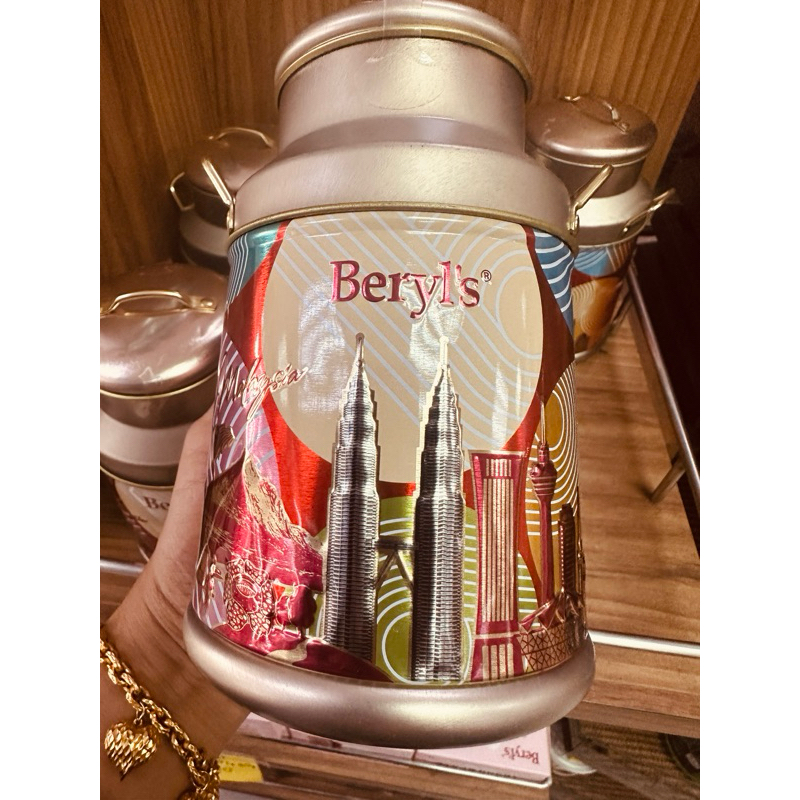 coklat-langkawi-beryls-tin-twin-tower-malaysia-almond-milk-chocolate