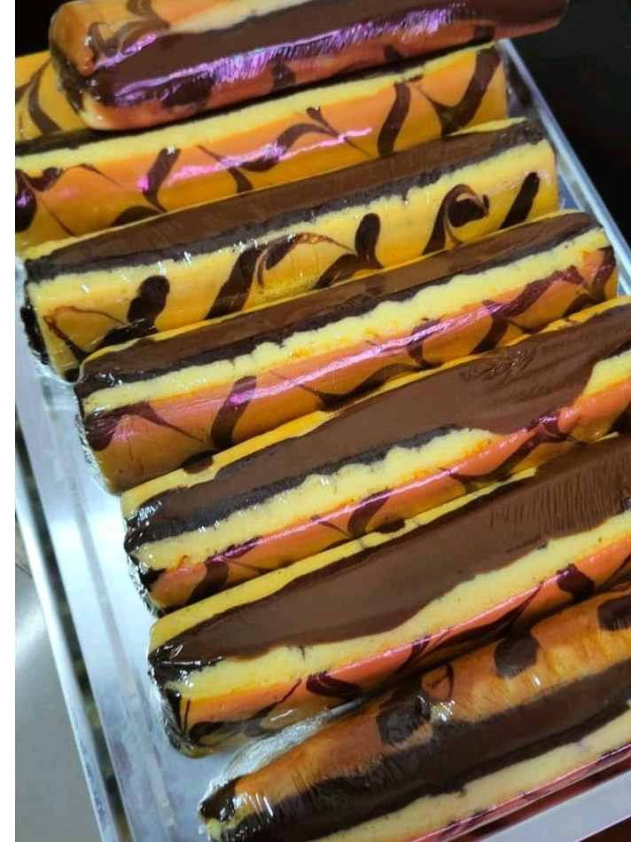 KEK TAPAK KUDA 10 INCHI HOMEMADE BY MAISARAH BAKERY | Shopee Malaysia
