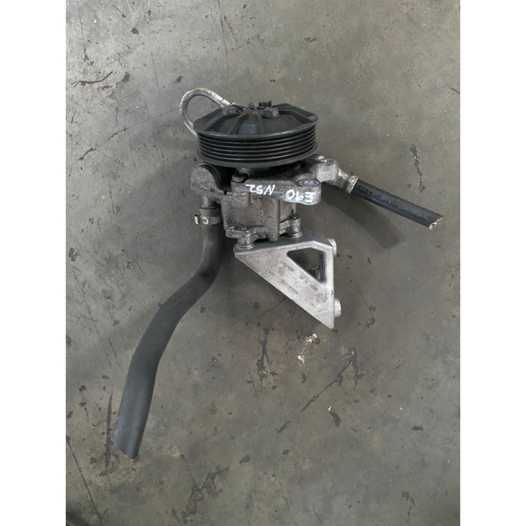 BMW E90 N52 POWER STEERING PUMP 3 SERIES ORIGINAL HALFCUT JAPAN