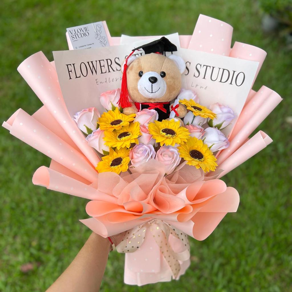 Soap Roses Flower Bouquet Graduation Flower Bouquet with Graduation