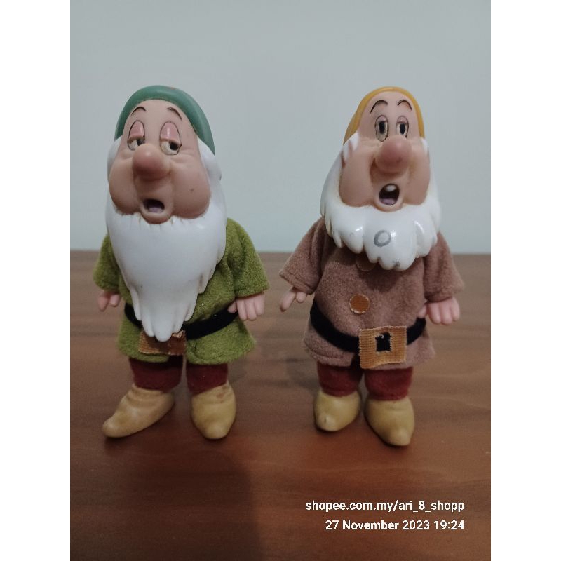 Sneezy and Sleepy of the Seven Dwarfs by Simba | Shopee Malaysia