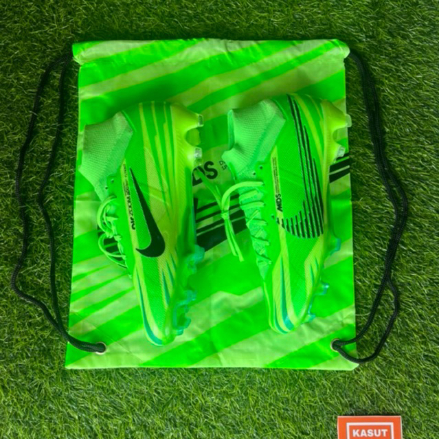 kasut bola superfly