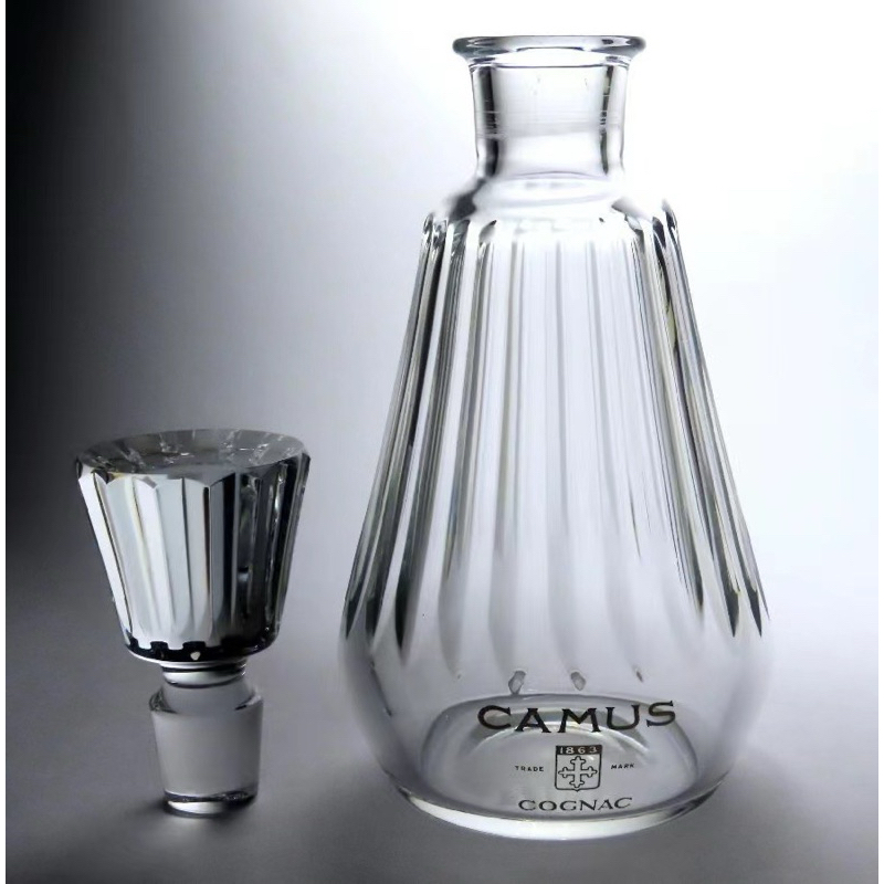 ブランデー CAMUS SILVER BACCARAT Camus-Baccarat-Silver-1-