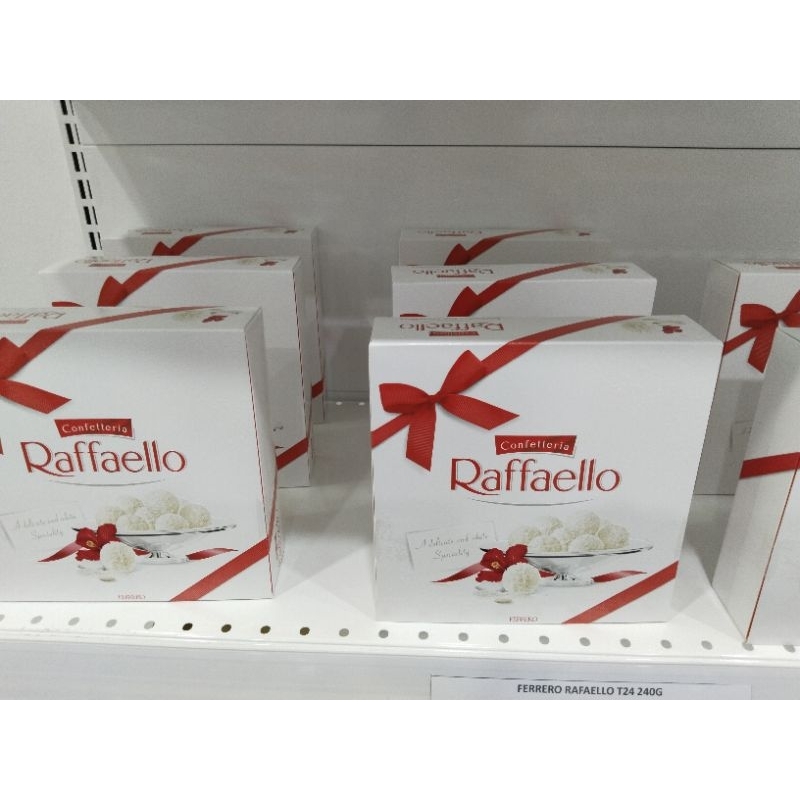 Ferrero - Raffaello Giftbox 240 g