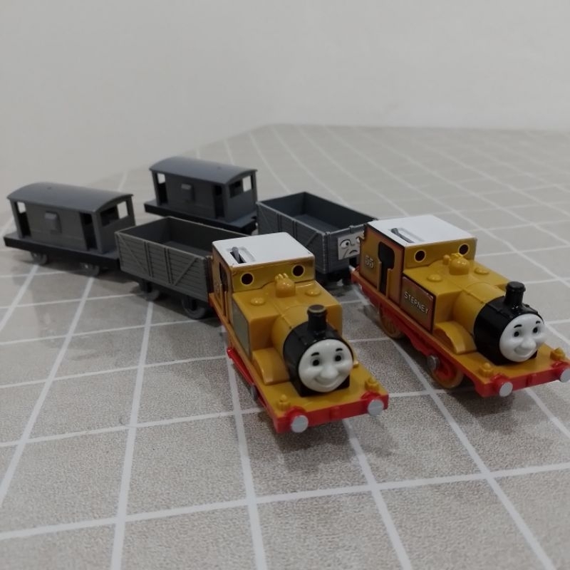 Plarail Thomas&Friends T-14 Stepney Takara Tomy | Shopee Malaysia