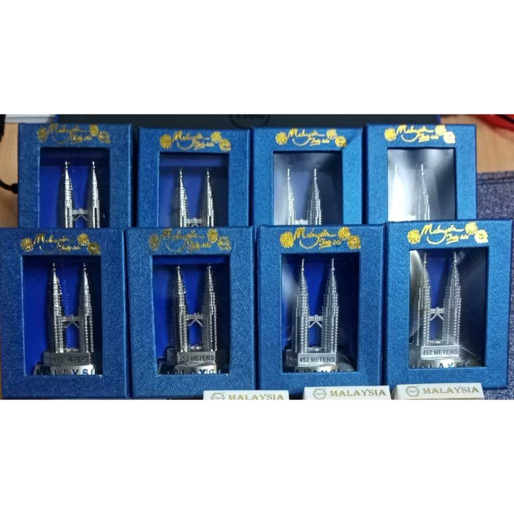 Malaysia Souvenir KLCC Petronas TWIN Tower 3 inch SOUVENIR & Bottle ...