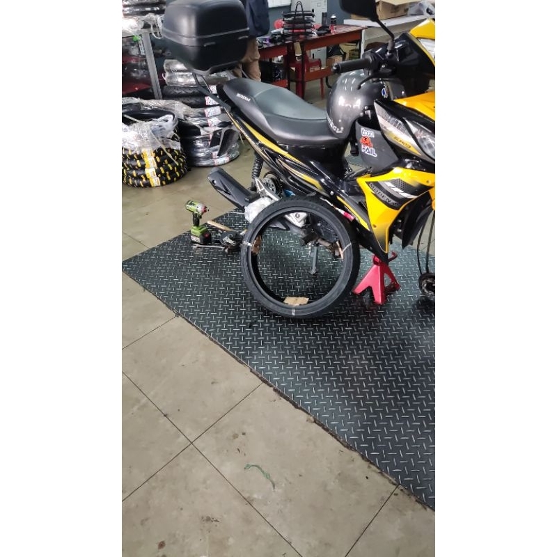 Tayar motorsikal corsa sport rain 80/9017 HUJAN X LICIN Shopee Malaysia