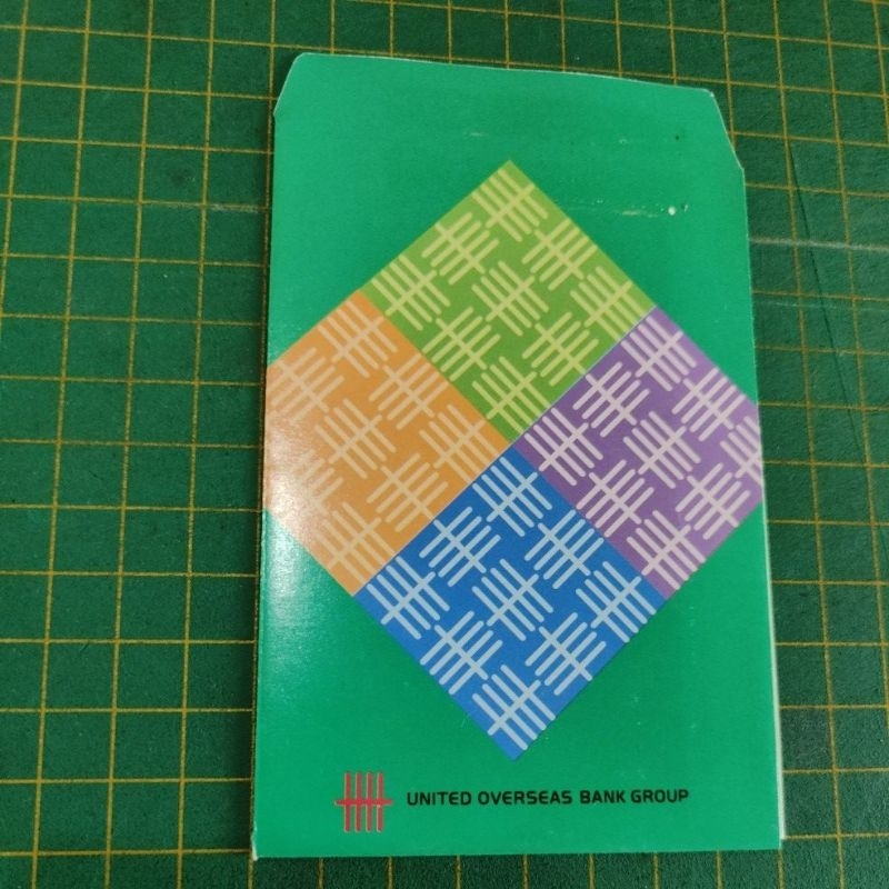 UOB sampul raya packet 1pc glue defect and dented | Shopee Malaysia