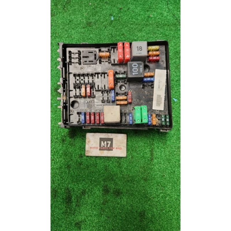 VOLKSWEGAN GOLF MK5 2.0 FRONT FUSE BOX Shopee Malaysia
